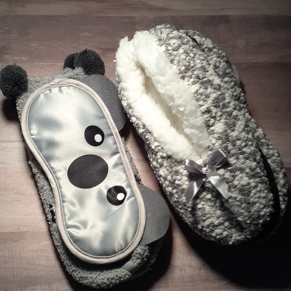 Cozy Socks and Sleepmask w/Slippersocks